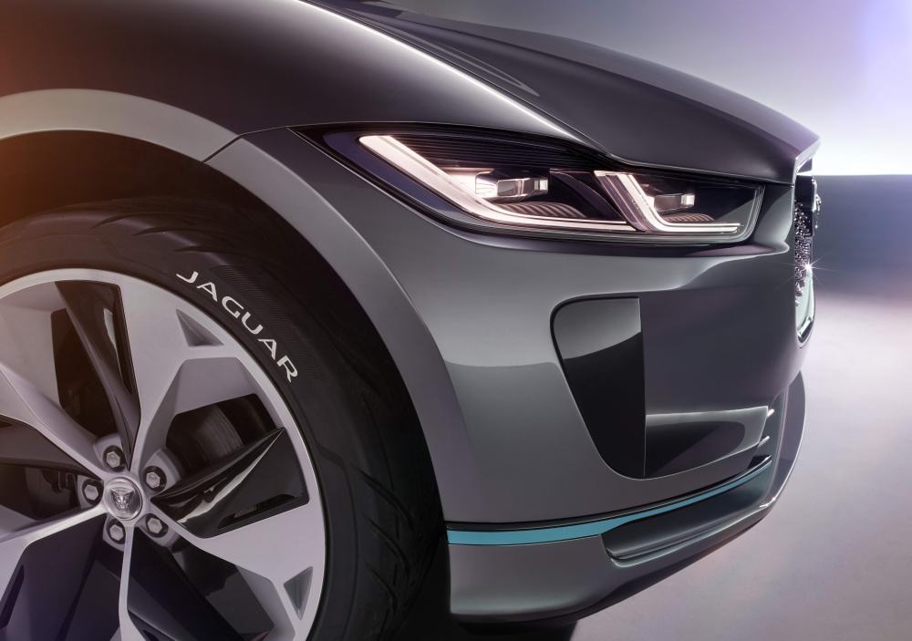 1286679_jaguar_la_studio_exterior_detail_03