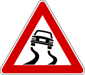 italian_traffic_signs_-_strada_sdrucciolevole-svg