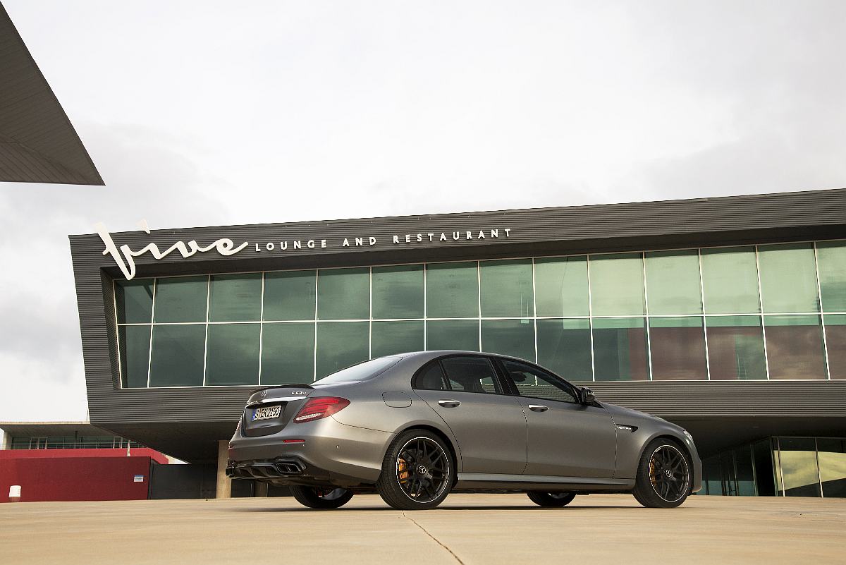 The new Mercedes – AMG E 63 4Matic + Portimao 2016