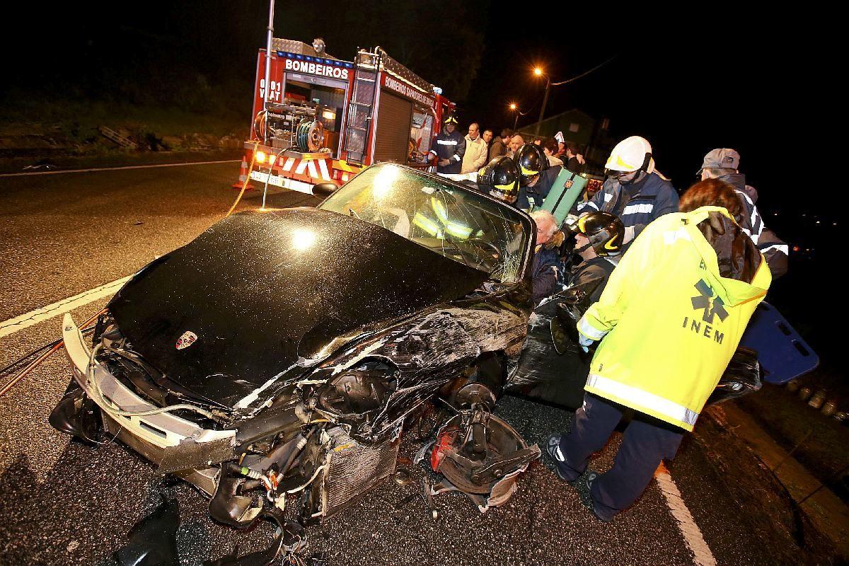 Braga: Médico despista-se e embate em habitação