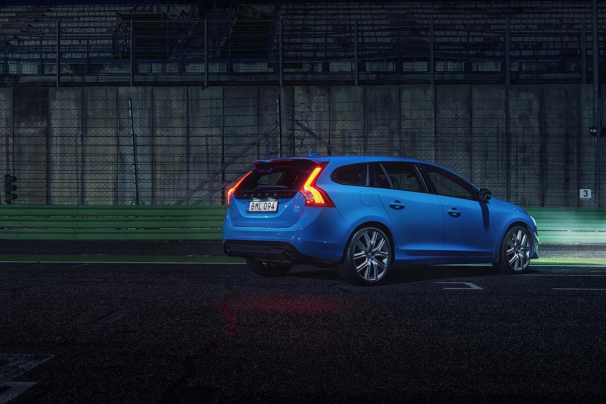 Polestar exterior static dark shots