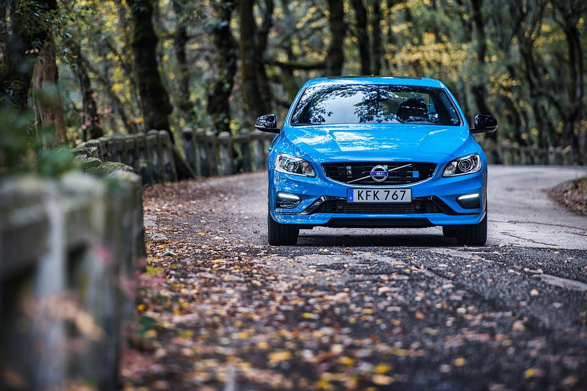 Polestar exterior static bright shots