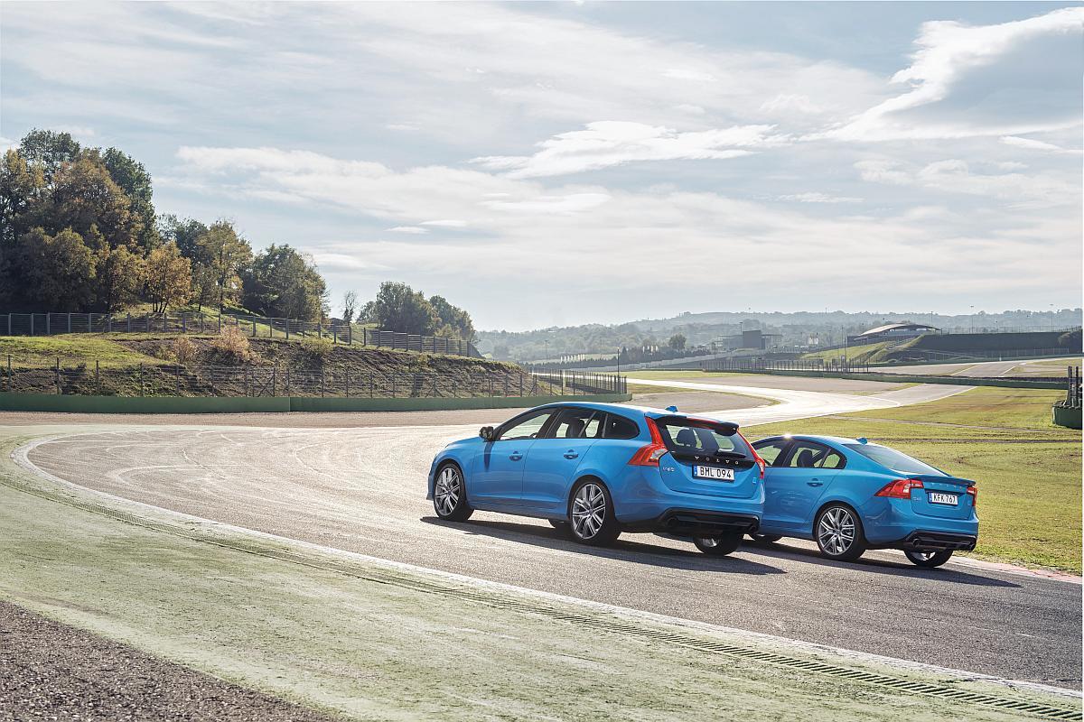 Polestar exterior static bright shots