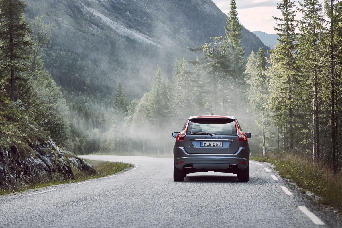 Volvo XC60 rear driving