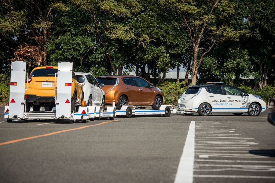 426165229_nissan_introduces_driverless_towing_system_at_oppama_plant-960×600