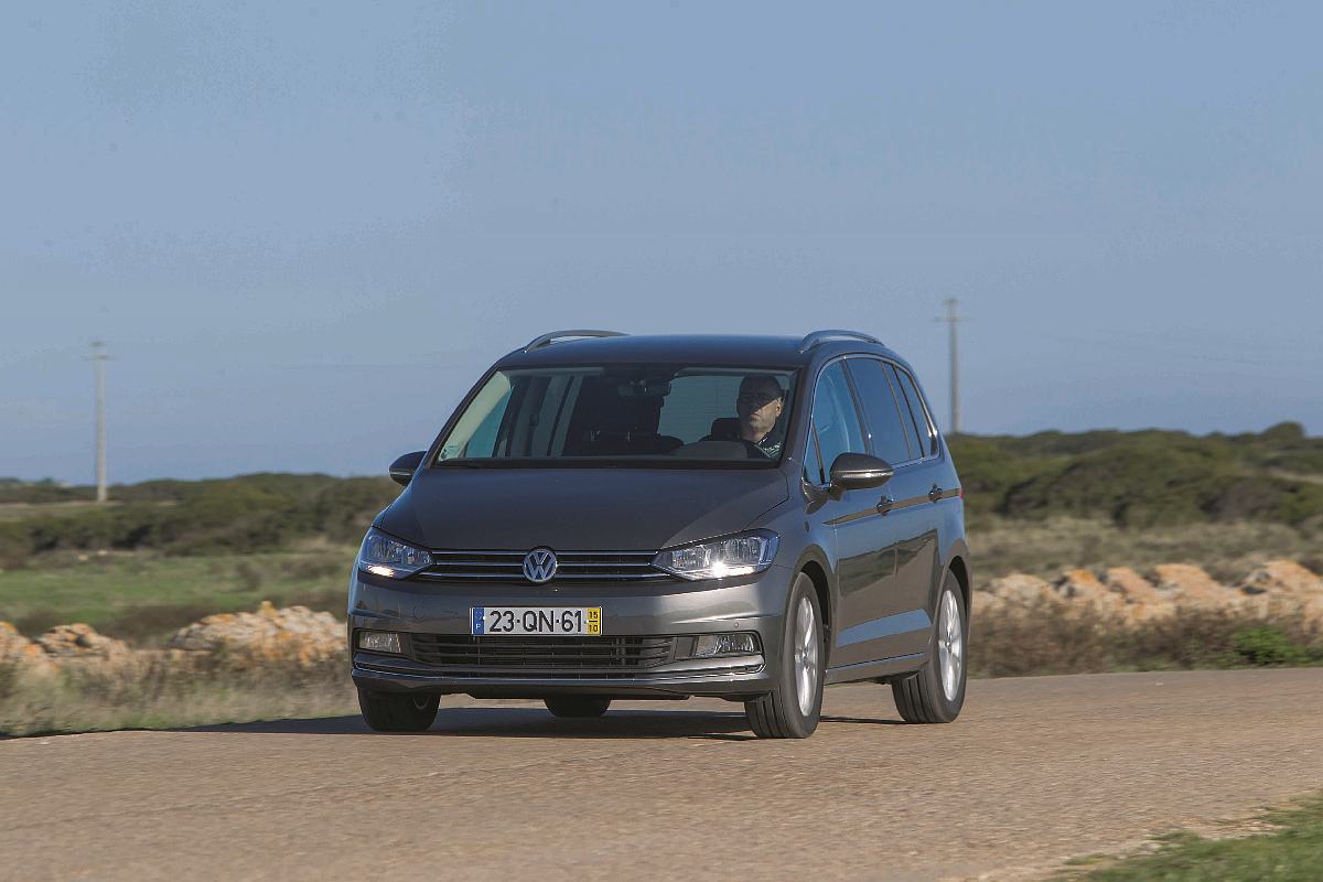 bmw-gran-tourer_vw-touran-turbo-14