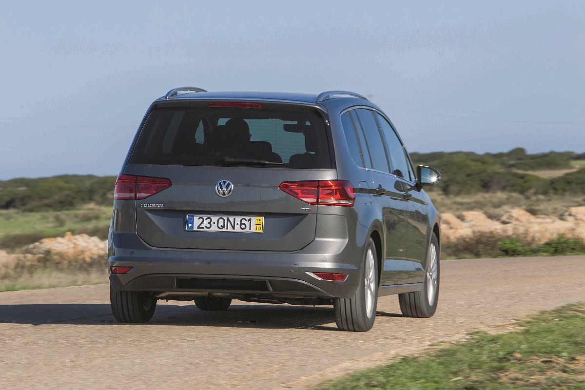 bmw-gran-tourer_vw-touran-turbo-15