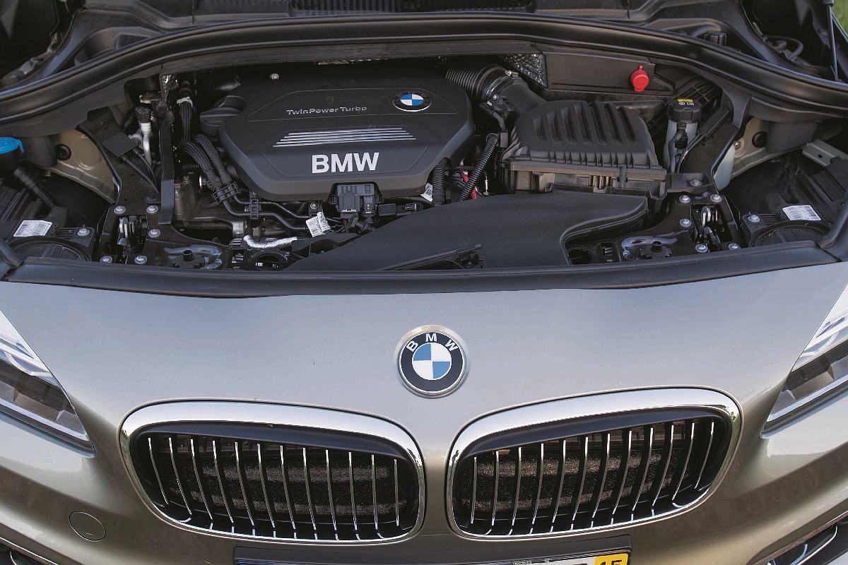 bmw-gran-tourer_vw-touran-turbo-2