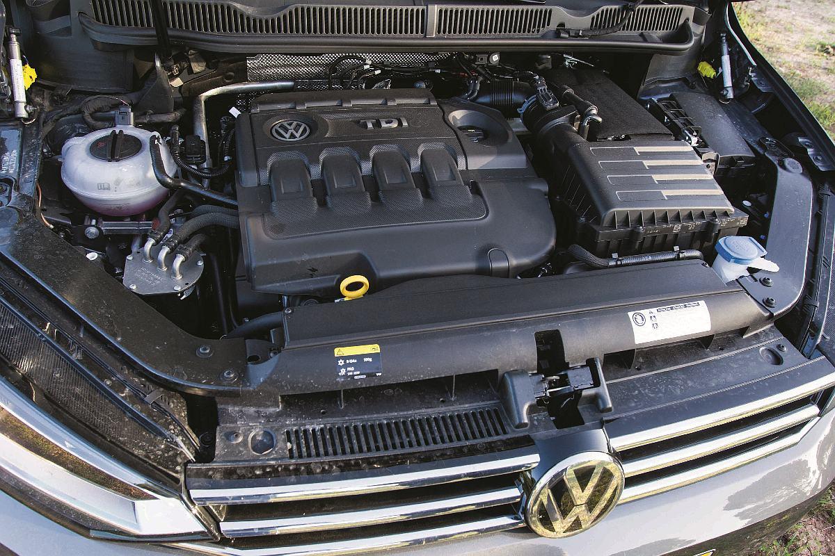 bmw-gran-tourer_vw-touran-turbo-6