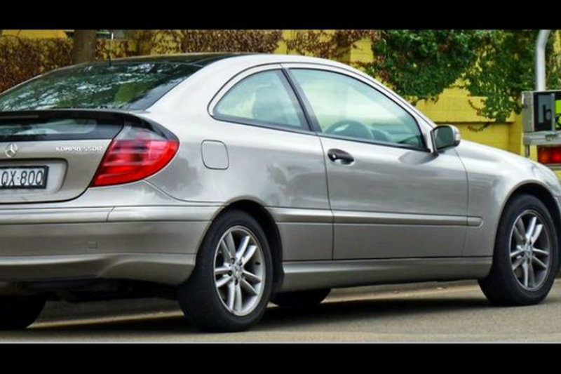 mercedes-benz-c-class-sport-coupe-19