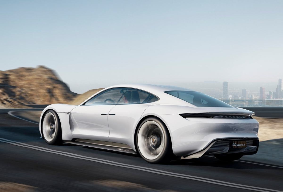 porsche-mission_e_concept-2015-1280-03