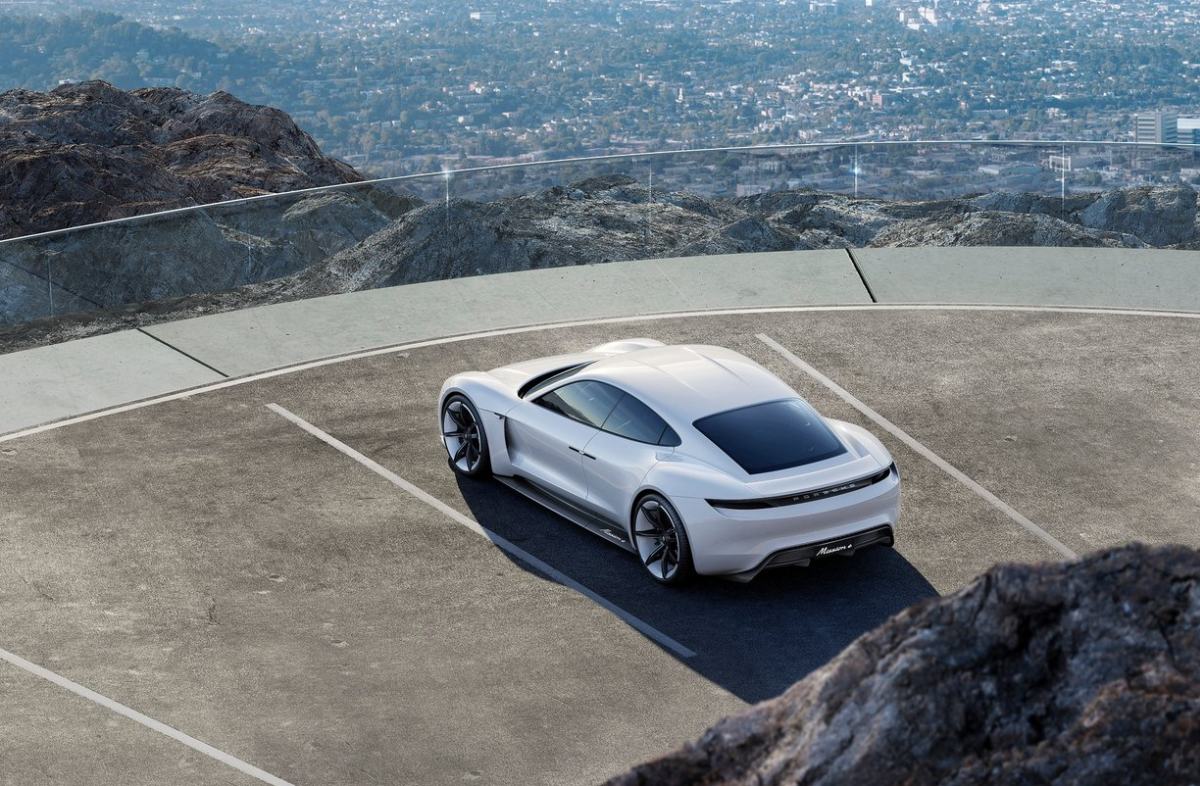 porsche-mission_e_concept-2015-1280-04
