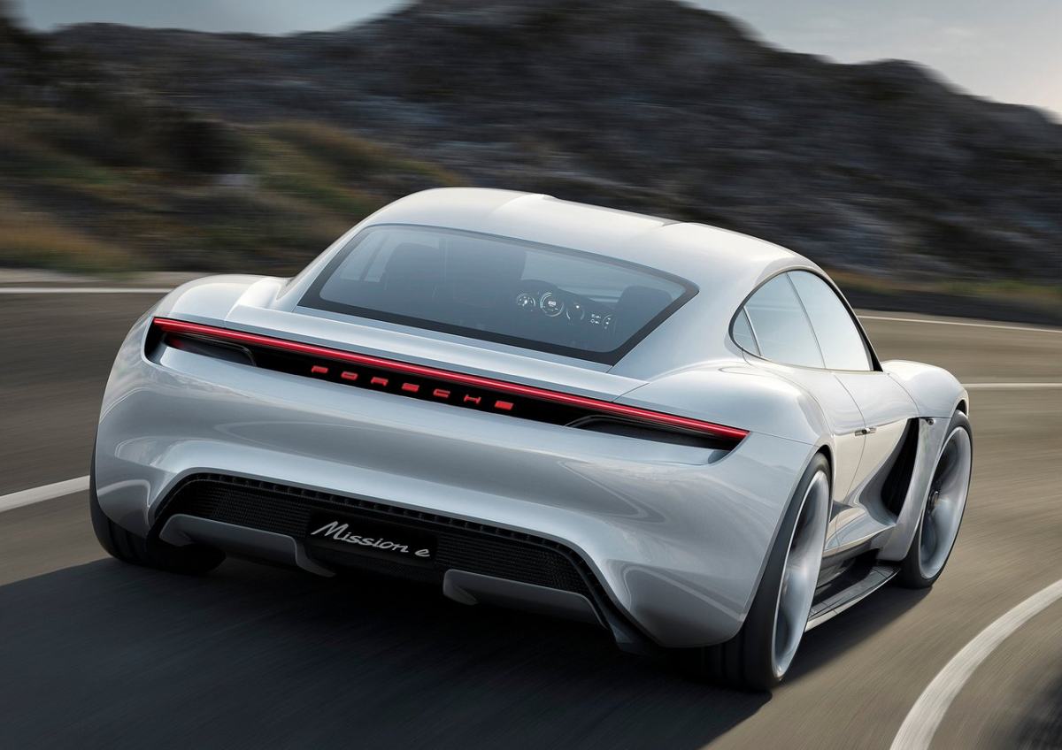 porsche-mission_e_concept-2015-1280-05