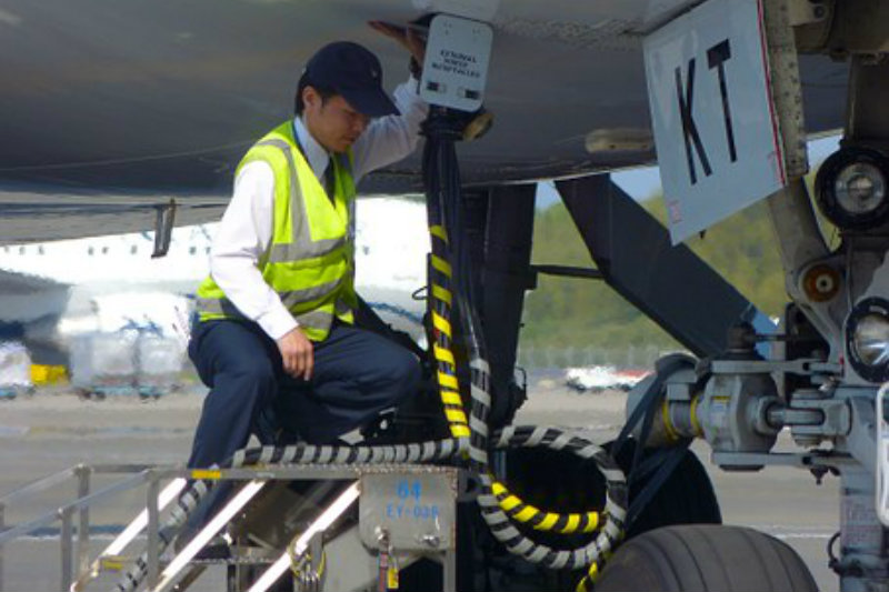 1aviao-abastecimento