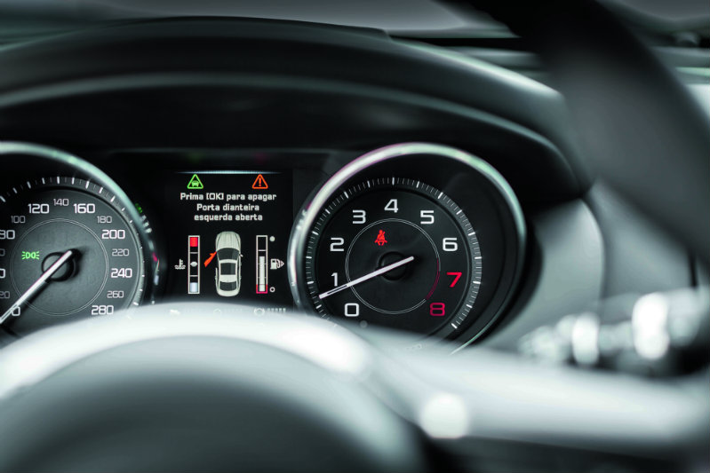 6jaguar_xe-173-copy