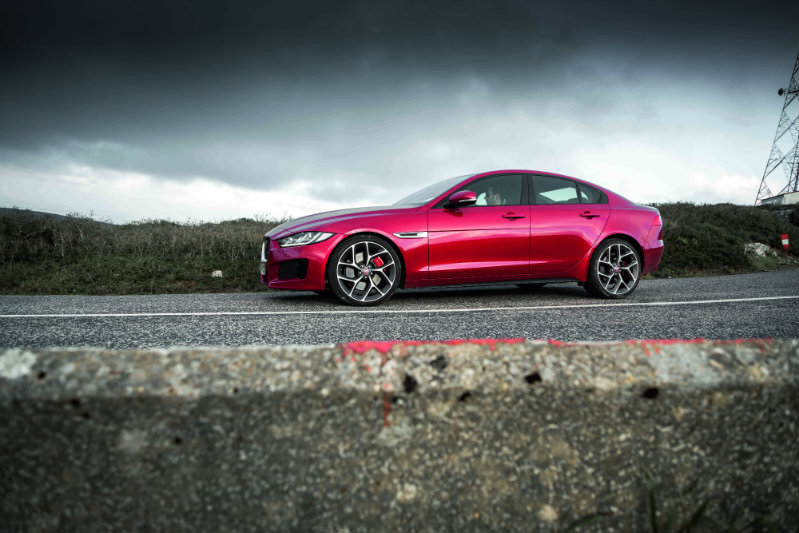 9jaguar_xe-260-copy