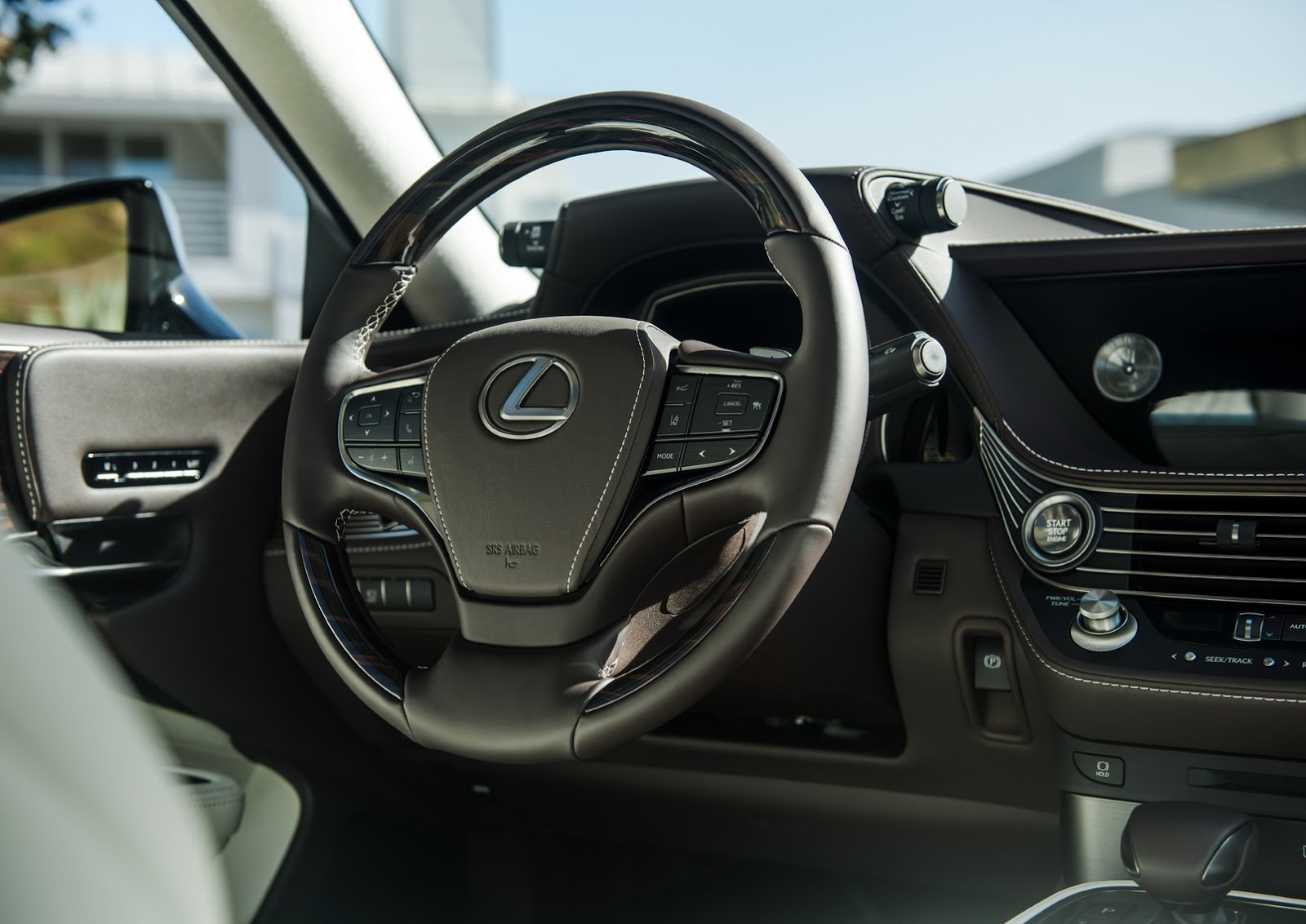 lexus-ls-31