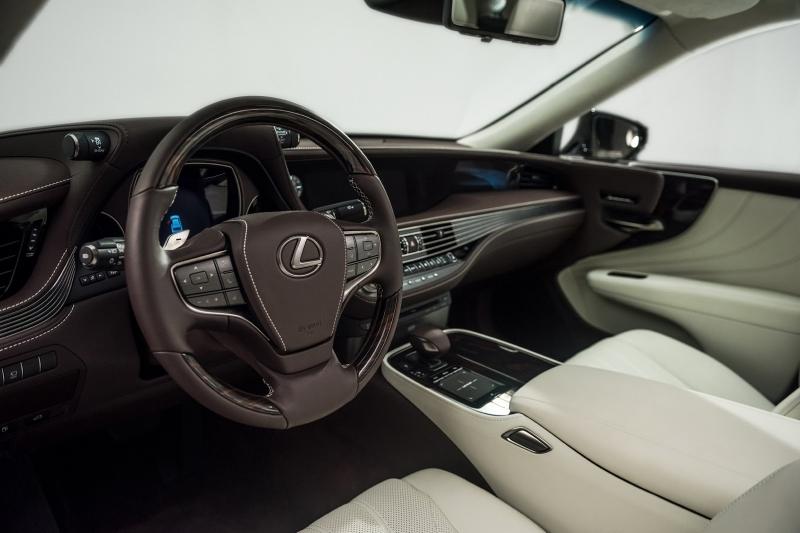 lexus-ls-33