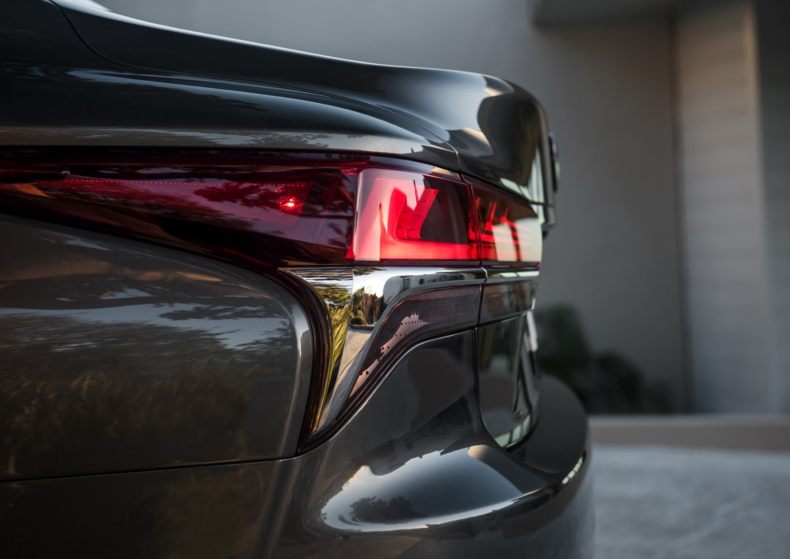 lexus-ls-35