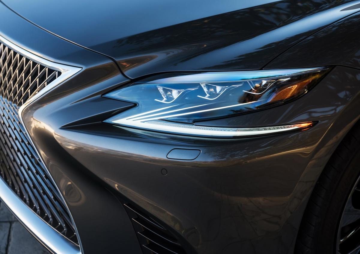 lexus-ls-37