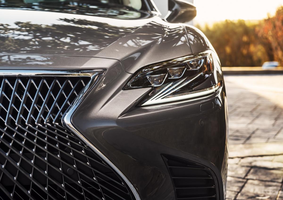 lexus-ls-38