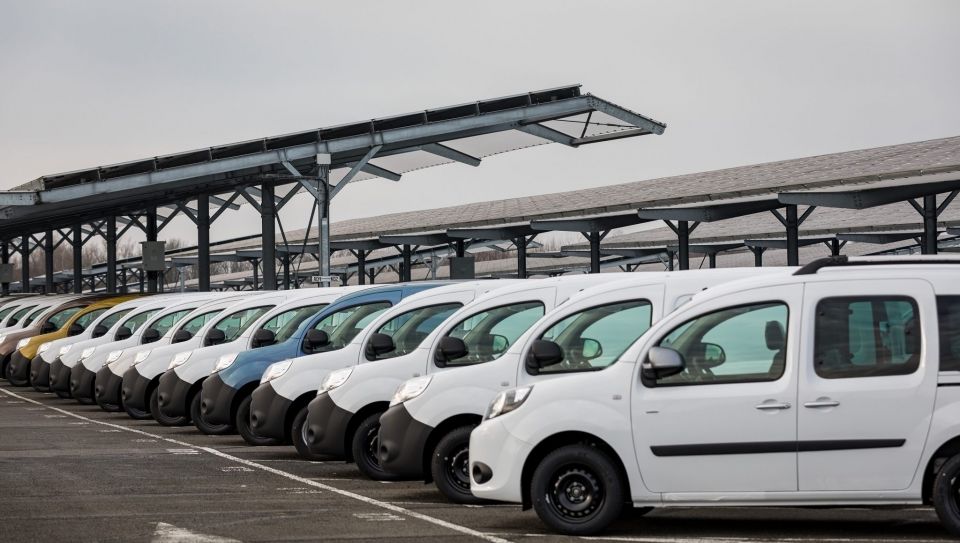 renault86082globalfr-960×600