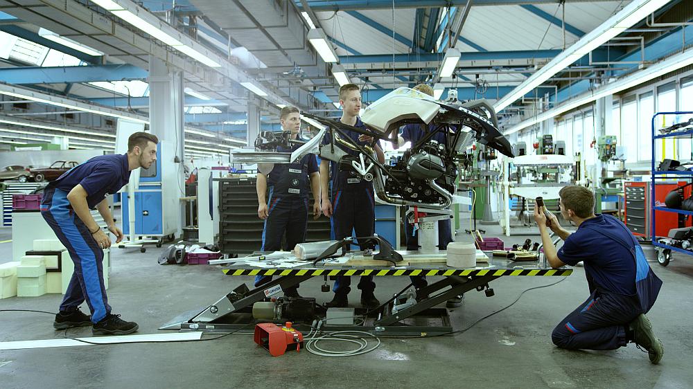 bmw-hover-ride-4