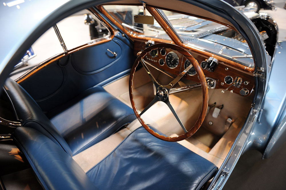 bugati-57sc-interior