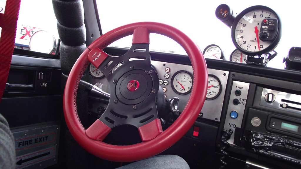 1984-chevrolet-s10-truck-interior-hr