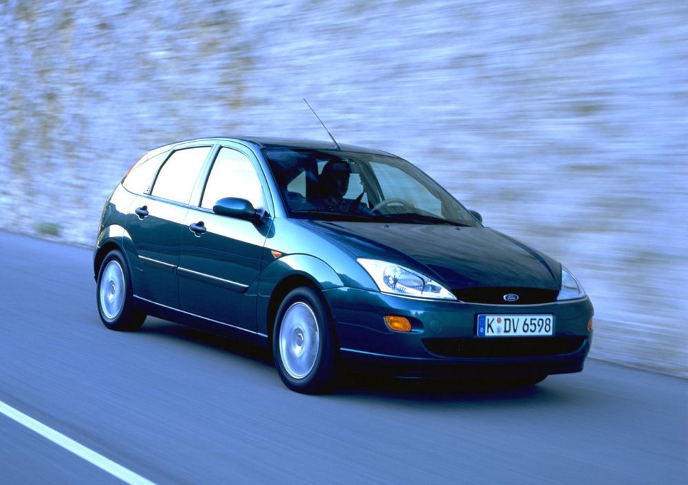 ford-focus_5-door-1998-1280-02