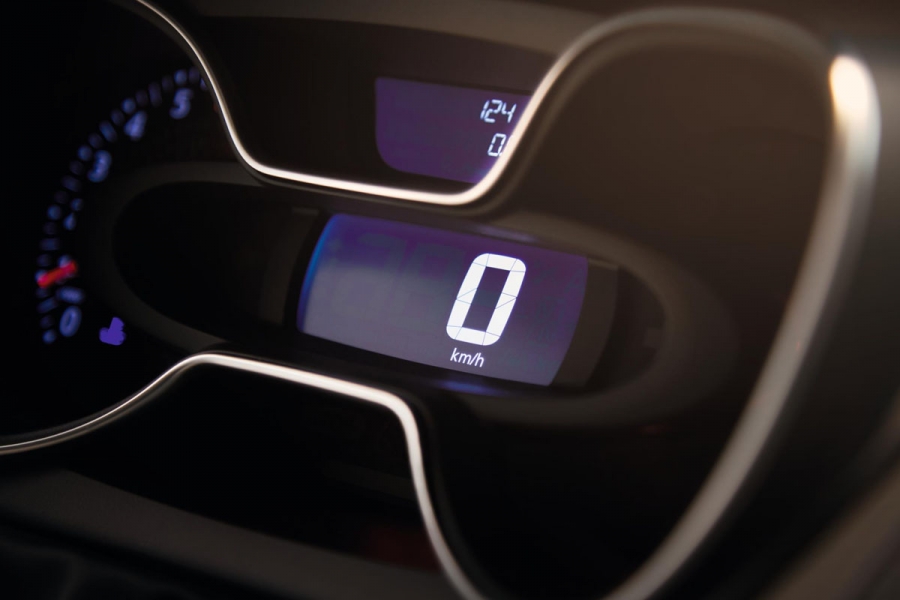 renault-new-captur-geneva-debut-070317-12-960×600