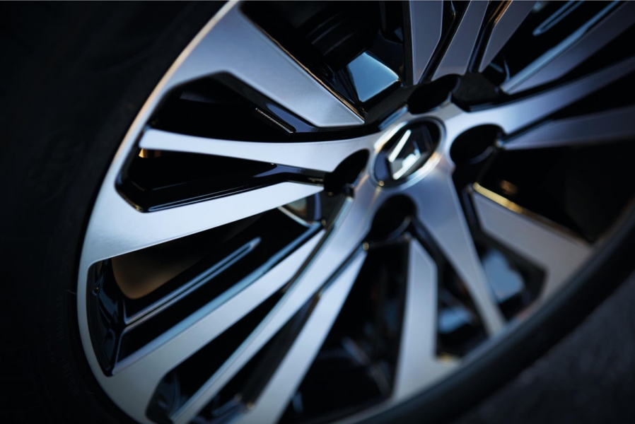 renault-new-captur-geneva-debut-070317-18-960×600