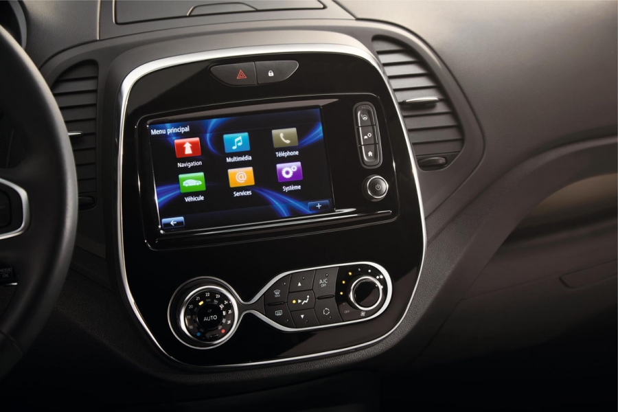 renault-new-captur-geneva-debut-070317-20-960×600-1