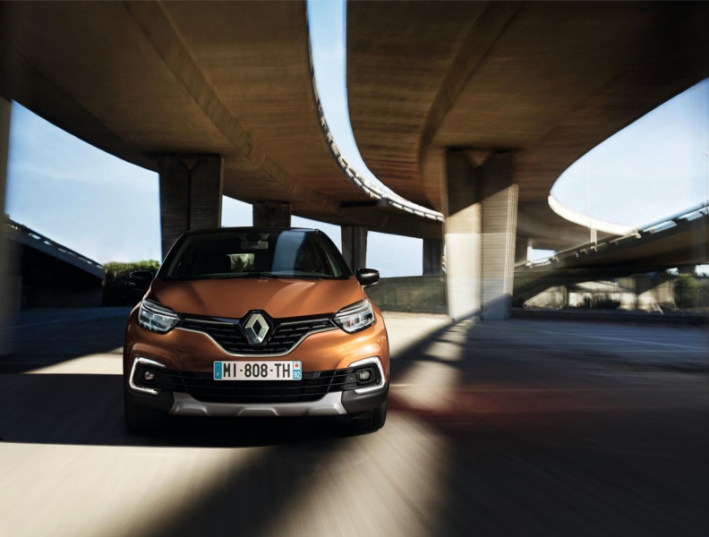 renault-new-captur-geneva-debut-070317-7-960×600