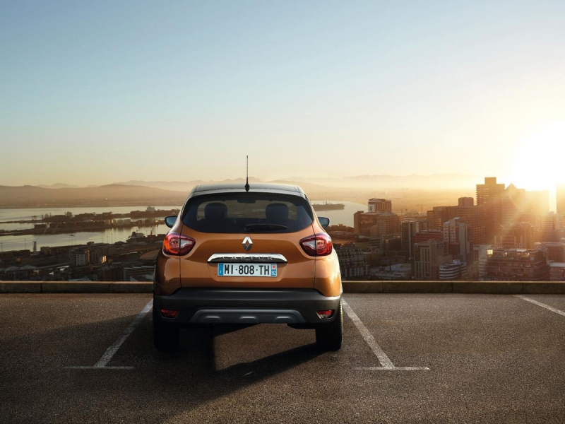 renault-new-captur-geneva-debut-070317-8-960×600