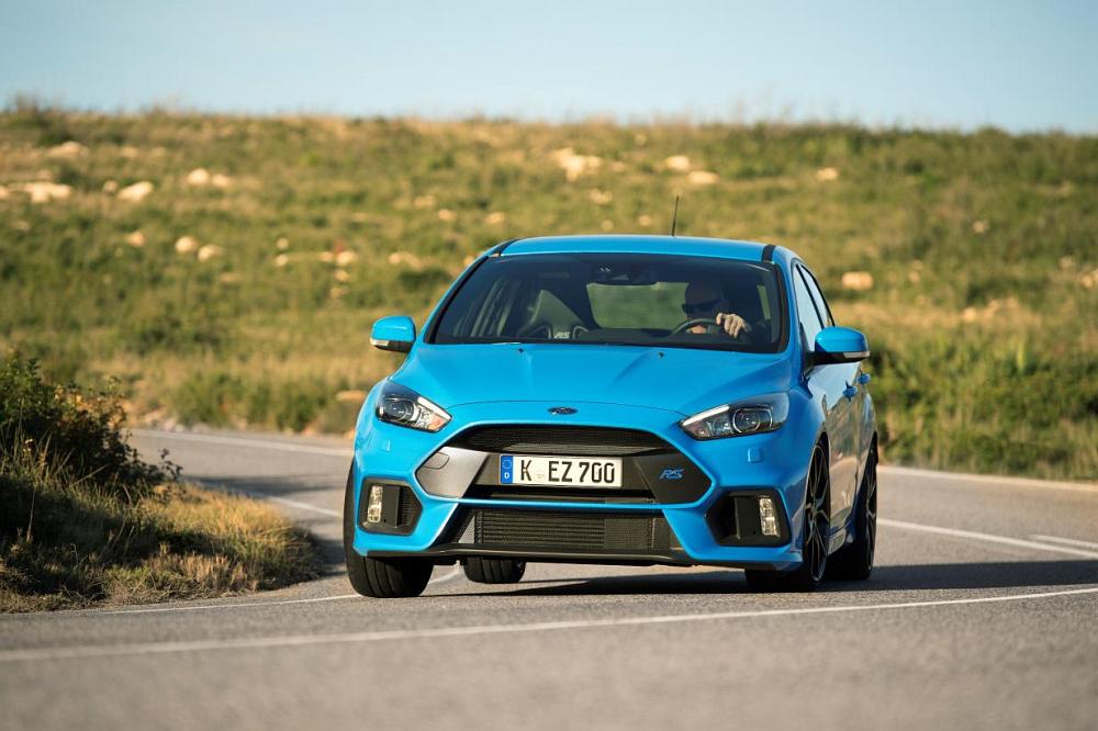 the-rs-sprints-from-0-62-in-4-7-seconds