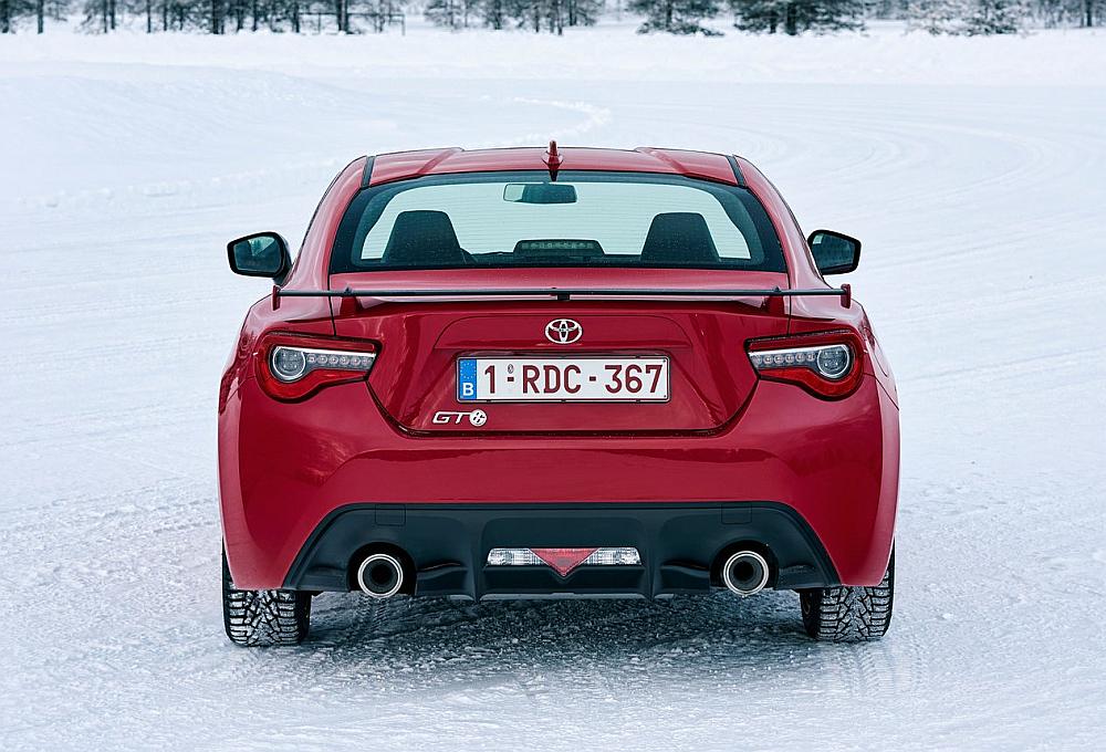 toyota-gt86-2017-1280-4b