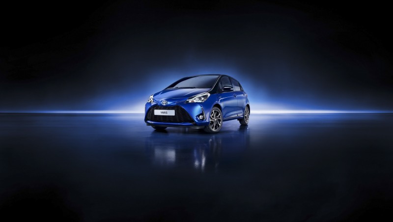 800_2017-yaris-bitone-03