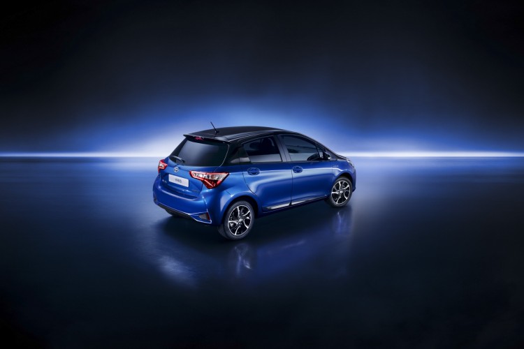 800_2017-yaris-bitone-06