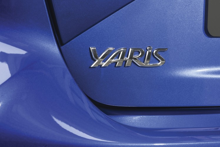 800_2017-yaris-det-03