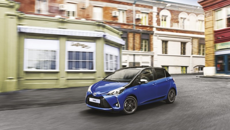 800_2017-yaris-dyn-01