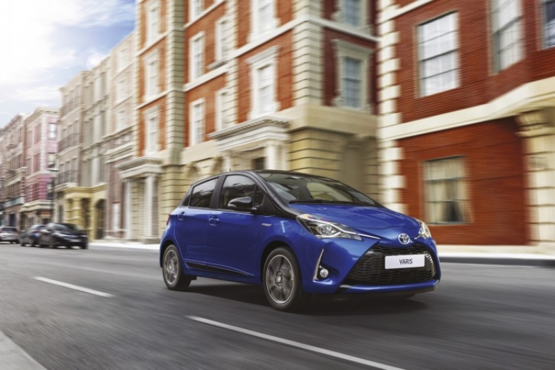 800_2017-yaris-dyn-03