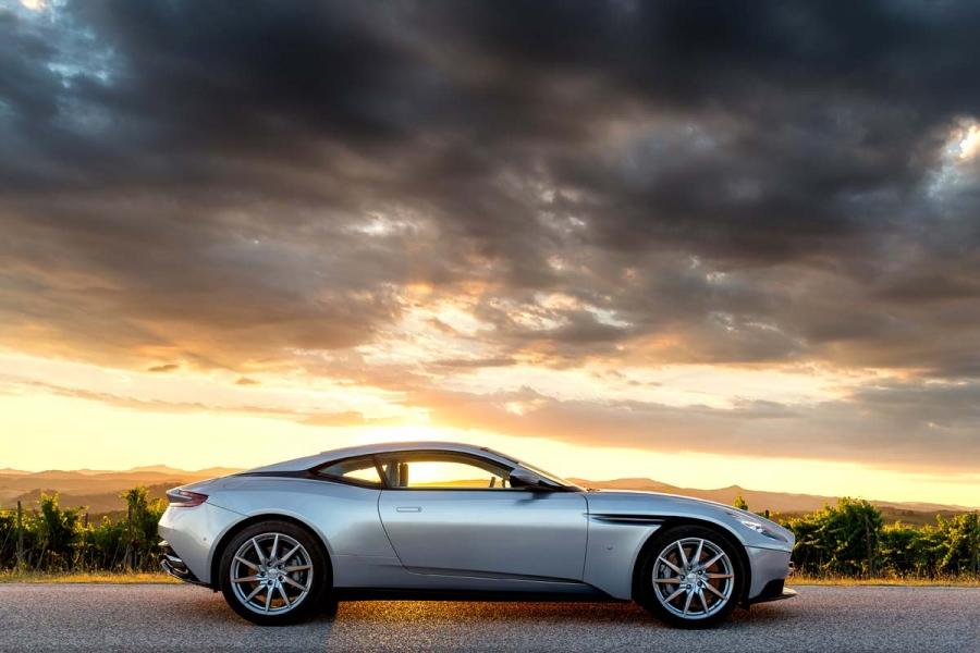 DB11-Lightning-Silver-157_1-960×600