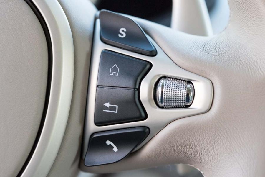 DB11-Lightning-Silver-5_1-960×600