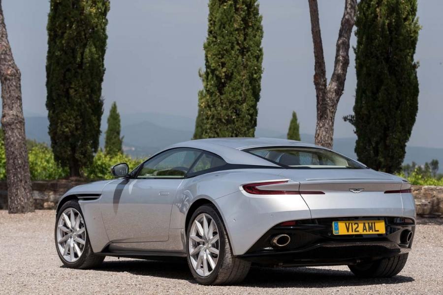 DB11-Lightning-Silver-79_1-960×600