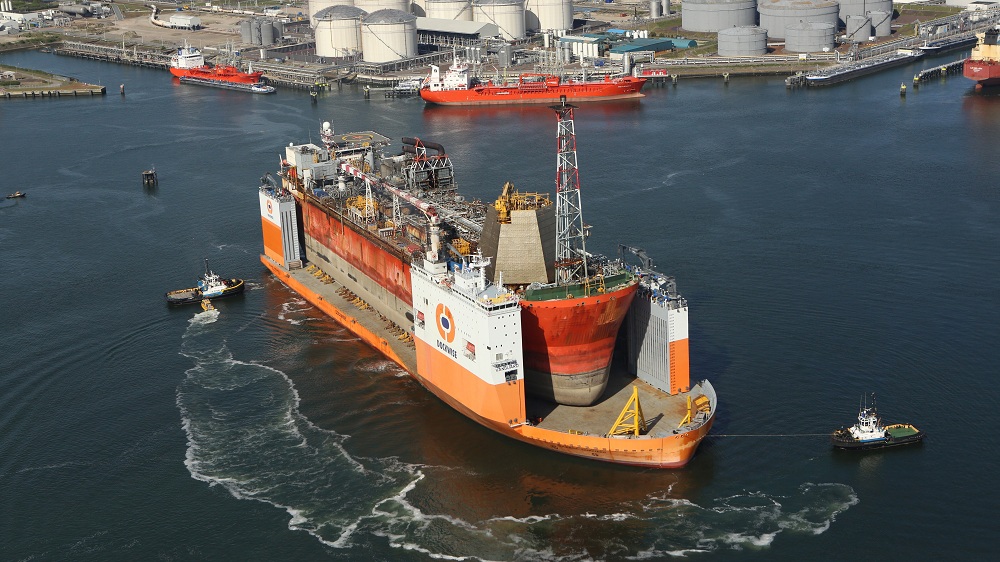 Dockwise_Vanguard_Semi_submersible_heavy_lift_vessel_Armada_Intrepid_Boskalis
