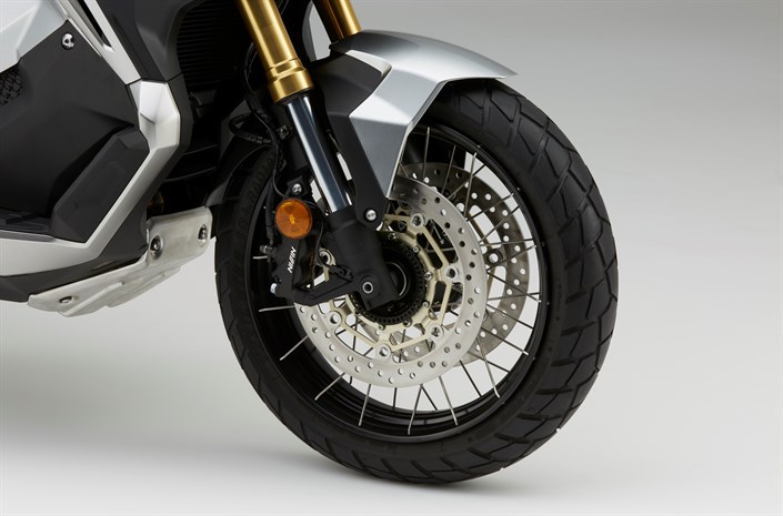 17YM X-ADV