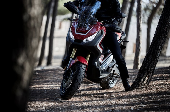 17YM X-ADV