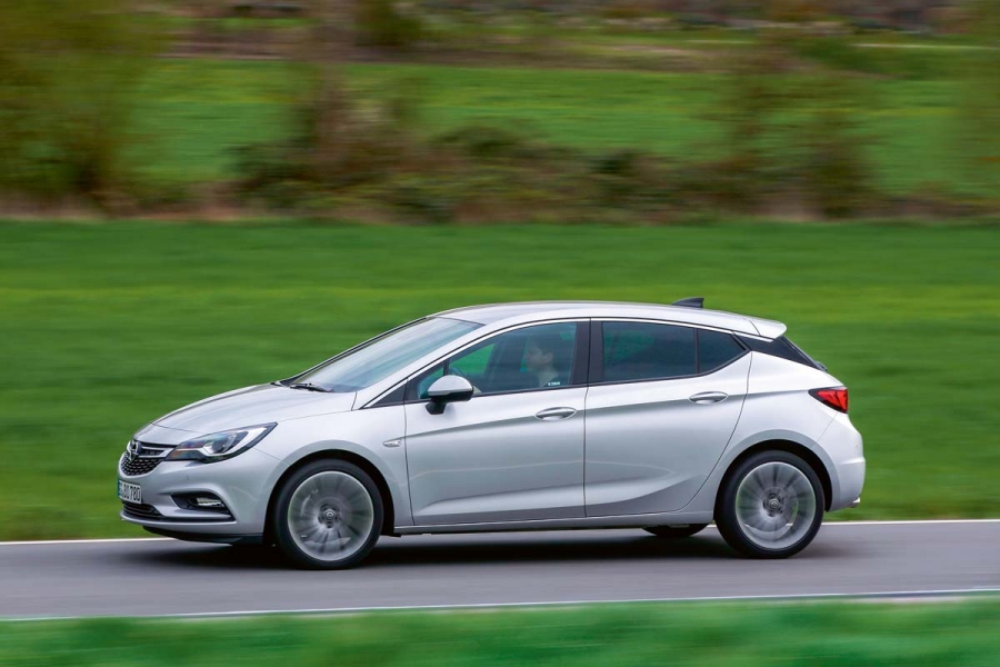 20 Opel-Astra-BiTurbo-5-door-301322-960×600
