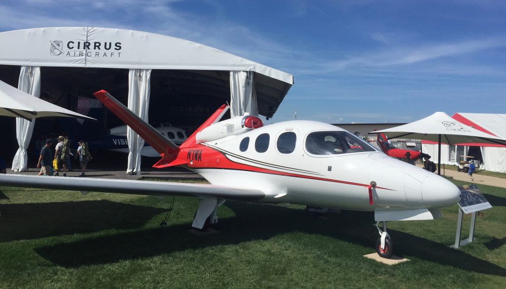 Cirrus_Vision_SF50_Jet,_EAA_AirVenture_Oshkosh,_July_2016